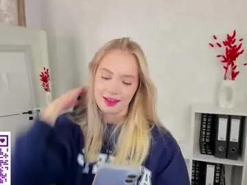 melanie_ryer — Goal reached!  Thanks to all tippers! Hello everyone, my name is Melanie!Thanks for the 10,000 subscribers, I love you very much! #shy #new #blonde #18 #feet