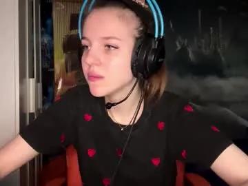 melonygriffen — Hello im Aria! Goal - for me<3  #new #teen #shy #18 #cute [19 tokens remaining]