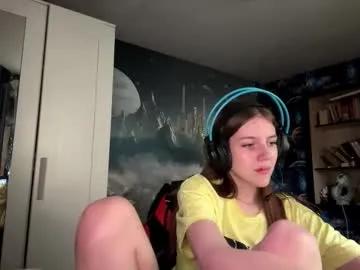 melonygriffen — Hello im Aria! Goal -to dance<3  #new #teen #shy #18 #cute [49 tokens remaining]