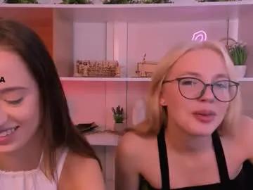 mia_moah — GOAL: hot dance [146 tokens remaining] Welcome to my room! #new #fun #18 #cute #shy