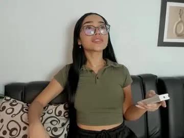 mia_petite72 — GOAL: show pussy [500 tokens remaining] Welcome to my room! #bigboobs #anal #young #bigass #latina
