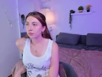 milkyscars_ — Helllo! #18 #cute #new #shy #young [8 tokens remaining]