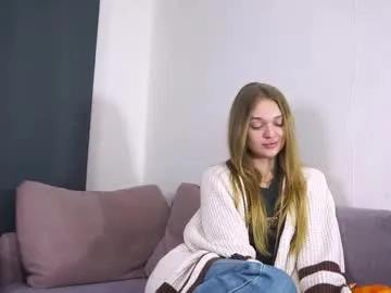 moirawenzinger — Heeeeyy, My name is Kylie!! GOAL: Air Kiss #18 #teen #new #bigass #natural [5 tokens remaining]