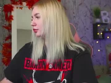 Freechat moon_valkyriie on Chaturbate