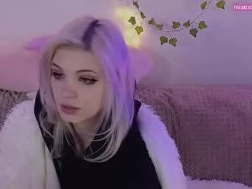 Freechat moonlight_mia on Chaturbate