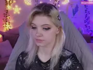 Freechat moonlight_mia on Chaturbate