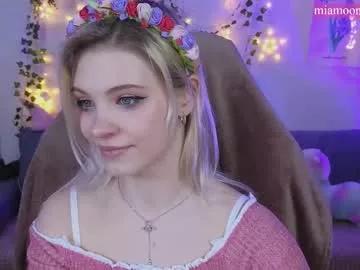 Freechat moonlight_mia on Chaturbate