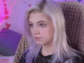 Freechat moonlight_mia on Chaturbate