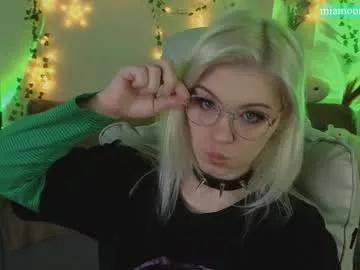 Freechat moonlight_mia on Chaturbate
