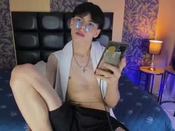 Freechat mysterius_boy on Chaturbate