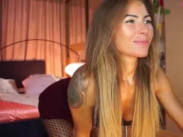 nikki_amour — lick lips  [7 tokens left] #muscle #cute #classy #petite #milf