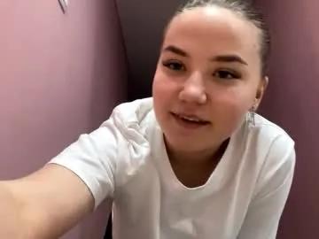 norinerees — Goal : Blind my beautiful hair - My name is Luna and I'm #18 year old and i am #shy #new #young girl with #skinny figure and it's my first day here [14 tokens remaining]