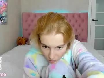 pink_lila18 — 1 button - 15 tk #new #18 #skinny #cute #shy [75 tokens remaining]