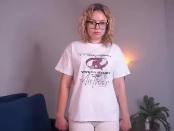 pollyhennings — Goal: lick lips close to cam / Nice to meet you i'm Kate/ #blonde #new #18 #shy #teen [33 tokens remaining]
