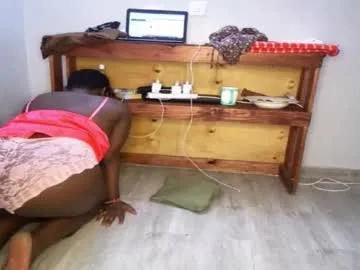 Freechat queenkiah on Chaturbate