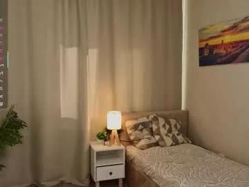 rashidagiczewski — GOAL: show my ass and slap x10 [350 tokens remaining] Hello, im here, welcome in my room #shy #young #18 #bigboobs #new