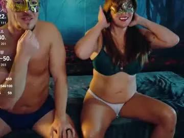reds_riding_the_wolf — Freechat on Chaturbate