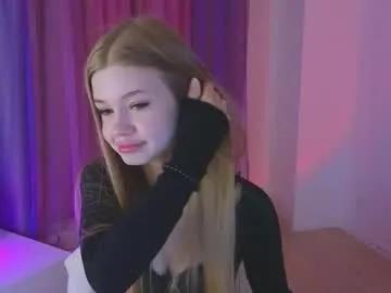 riinaaa on Chaturbate 