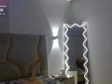 Freechat rosalind_tay on Chaturbate