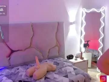 Freechat rosalind_tay on Chaturbate