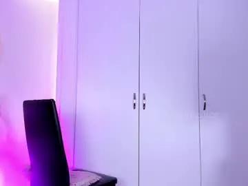 Freechat roselinedior on Chaturbate