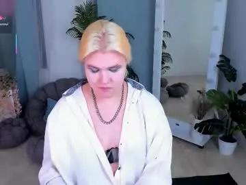 roxie_luna — GOAL: Spank ass x35 [85 tokens remaining] Welcome to my room! #bigass #bdsm #tomboy #ftm #curvy