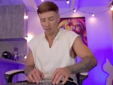 Freechat ryann_blue_ on Chaturbate
