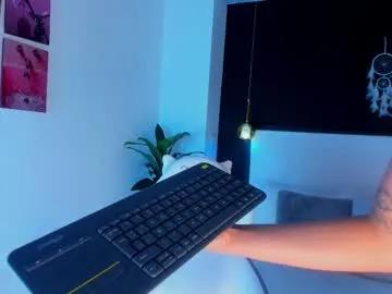 sabrina_f0xx — I want to destroy your penis with my breasts #latina #skinny #teen #bigboobs #petite [100 tokens remaining]