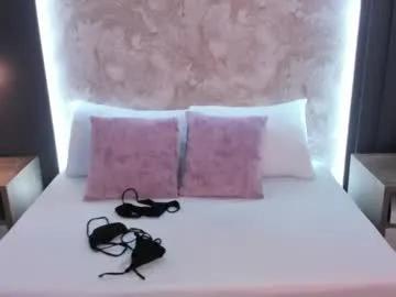 Freechat saliha_pinky on Chaturbate