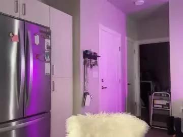 Freechat saraloverays on Chaturbate
