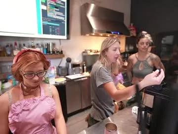 Freechat saraloverays on Chaturbate