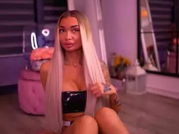 Freechat sashaferrera on Chaturbate