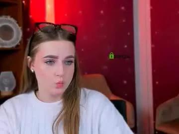 sendi_cais — GOAL: Oil my body [333 tokens remaining] Welcome to my room! #new #18 #blonde #cute #beautiful