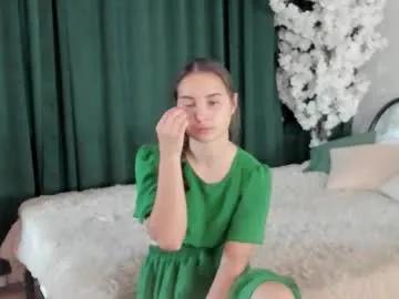 seraphineclark — hi^^ i'm Seraphine I've only been here recently GOAL - free hair <3 #shy #new #nonude #18 #natural [222 tokens remaining]