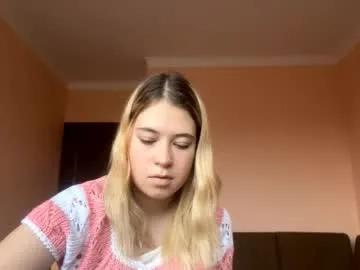 silkmirage — Goal: First thumb up Hi, I'm Elizabeth --- a #new girl here  a bit #shy but super #cute when you make me smile ^^ Your support means so much to me! #sweet #18 [25 tokens remaining]