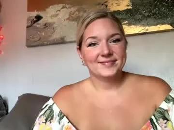 singlesexymom — Bath time show goal in 3448 tokens! #natural #blonde #mommy