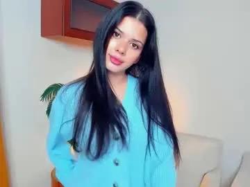 softlyy_bold — show my outfit #shy #teen #new #young #18 [6 tokens remaining]