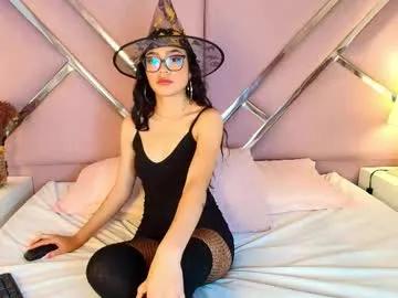sophievelle — put your bar on my tits  // GOAL: spank ass x10  [27 tokens left] #shy #smalltits #new #latina #18