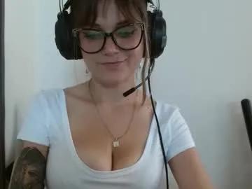 sweetbella_444 — GOAL: Hand bra and spank ass [90 tokens remaining] Welcome to my room! #french  #german #18 #piercings #curvy