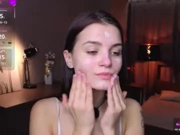 synne_glows on Chaturbate 