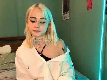 thomasbreier — Goall: Spin around, show my outfit * Hey, my name is Luna Gryffindor or Slytherin * I am #18 years old, #shy #small #teen #new [22 tokens remaining]