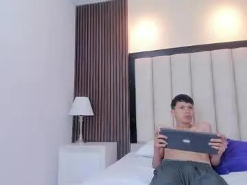 tom_and_bunny — GOAL: Fuck the secretary [17 tokens remaining] Welcome to my room! #bigdick #latina #18 #couple #cum