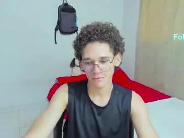 tom_blue10 — GOAL: complete my goal and let's make a milk delivery  [450 tokens remaining] Welcome to my room! #young #cum #bigcock #muscle #uncut