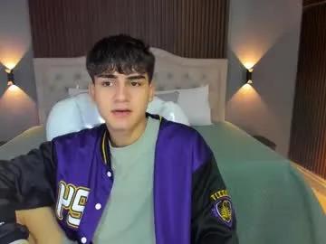 Freechat tommy18__ on Chaturbate