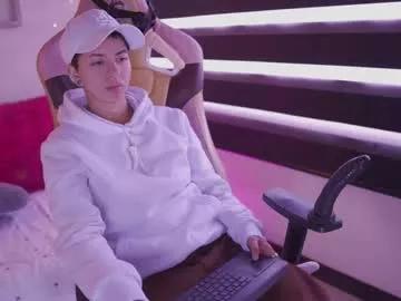 Freechat tommy_blue1 on Chaturbate