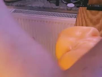 Freechat toohugeandstonedxoxo on Chaturbate