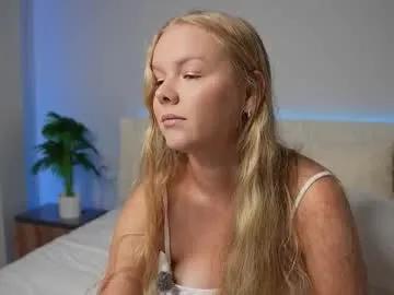 Freechat urblonde001 on Chaturbate