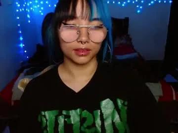 veronica_goddes — spit my boobs  [69 tokens left] #goth #new #bigboobs #glasses #nonude