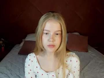 vicki_todd — Goal reached!  Thanks to all tippers! #new #feet #nonude #18 #natural