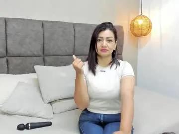 victoria_bourne — GOAL: tits out [46 tokens remaining] Welcome to my room! #feet #older #mature #latina #new